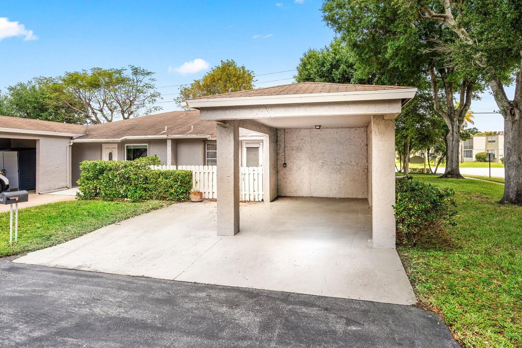 Photo of 6835 Moonlit Drive, Delray Beach, FL 33446 (MLS # R11077708)