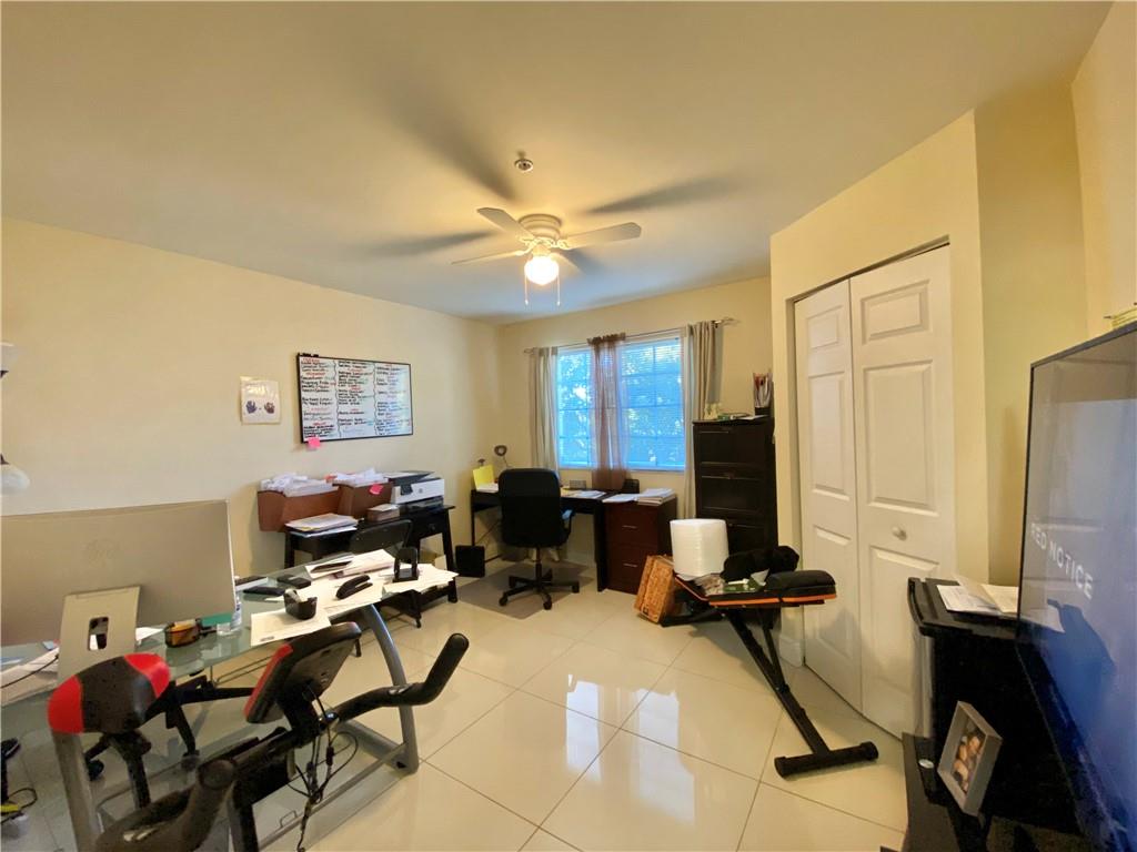 Devonaire Condo At Pembro - Residential Lease