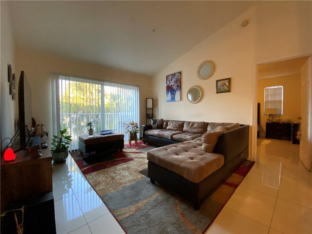 Devonaire Condo At Pembro - Residential Lease