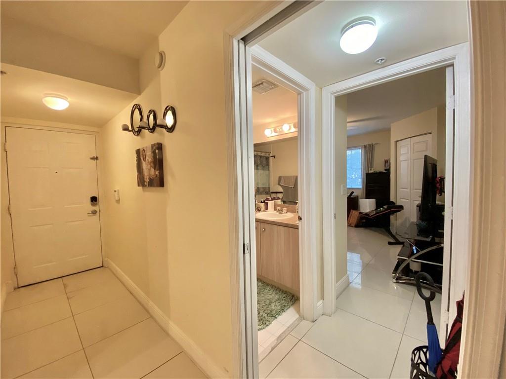 Devonaire Condo At Pembro - Residential Lease