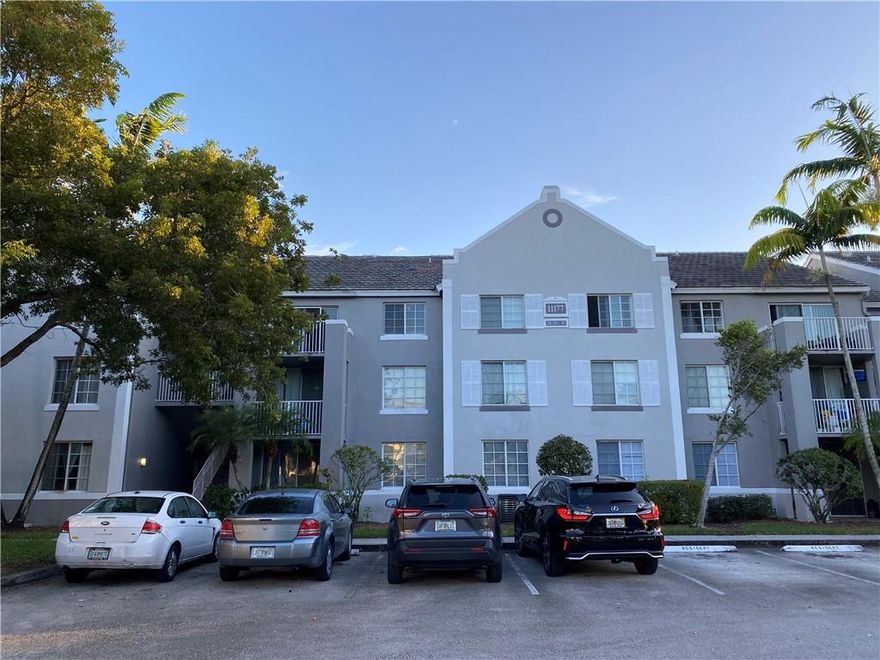 Available for January! Beautiful 2BD 2BA condo for rent in Devonaire. Spacious, open-concept floor plan with over 1,000 sq. ft.. High, cathedral-like ceilings for a grand and open feel. Luminous with lots of natural light! Large sliding door that leads to a comfortably-sized open balcony. Split bedroom floor plan for added privacy, and an expansive master bedroom ensuite with generously-sized, walk-in closet. Centrally located in the heart of Pembroke Pines near local shops, restaurants, and other attractions: Pines City Center, Pembroke Lakes Mall and the Shops at Pembroke Gardens.