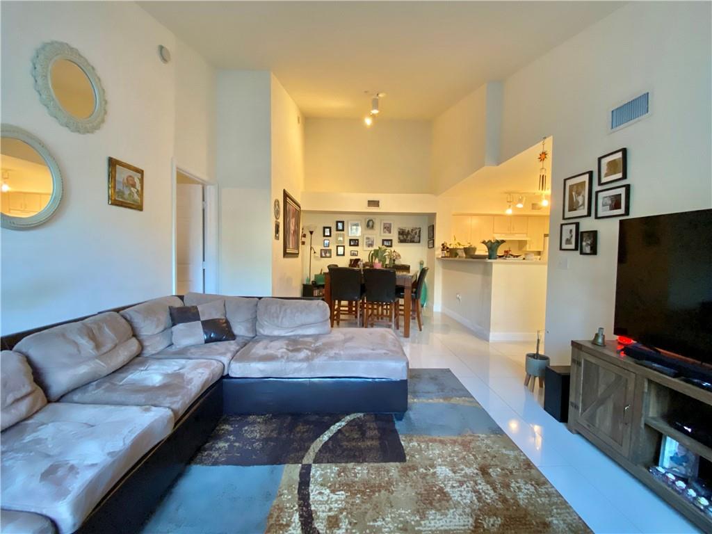 Devonaire Condo At Pembro - Residential Lease