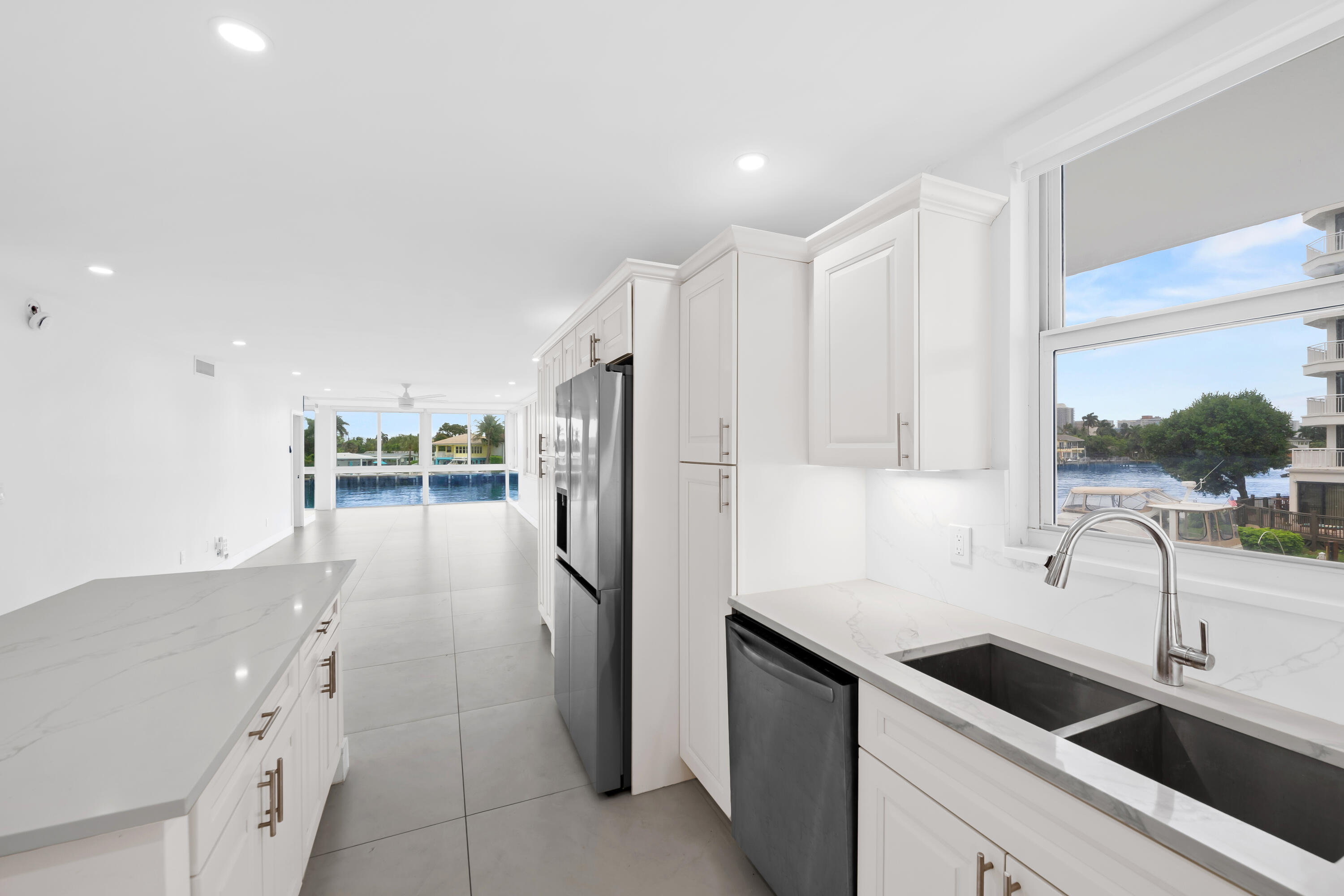 The Royal Mariner Condo - Residential Lease