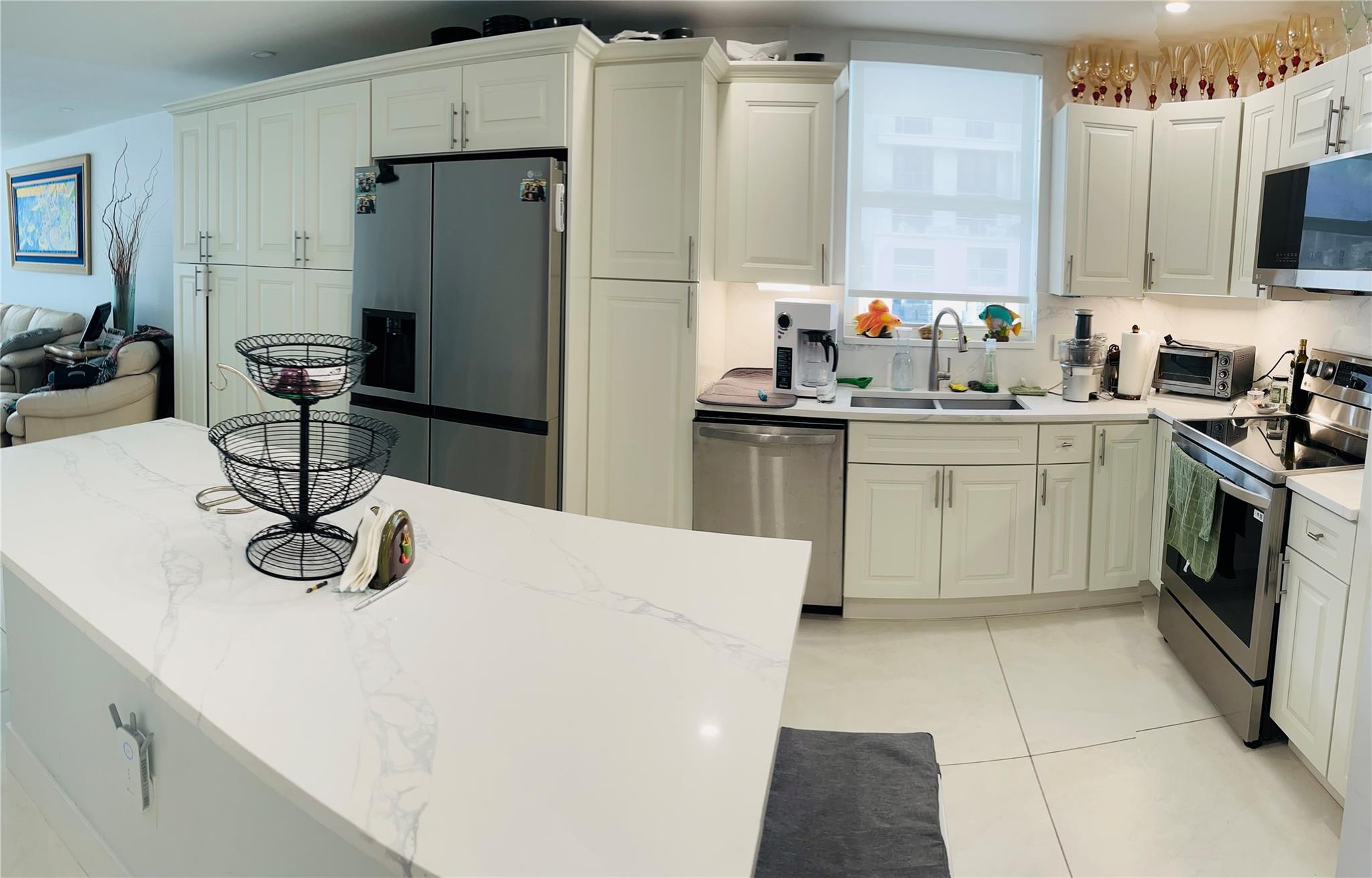 The Royal Mariner Condo - Residential Lease