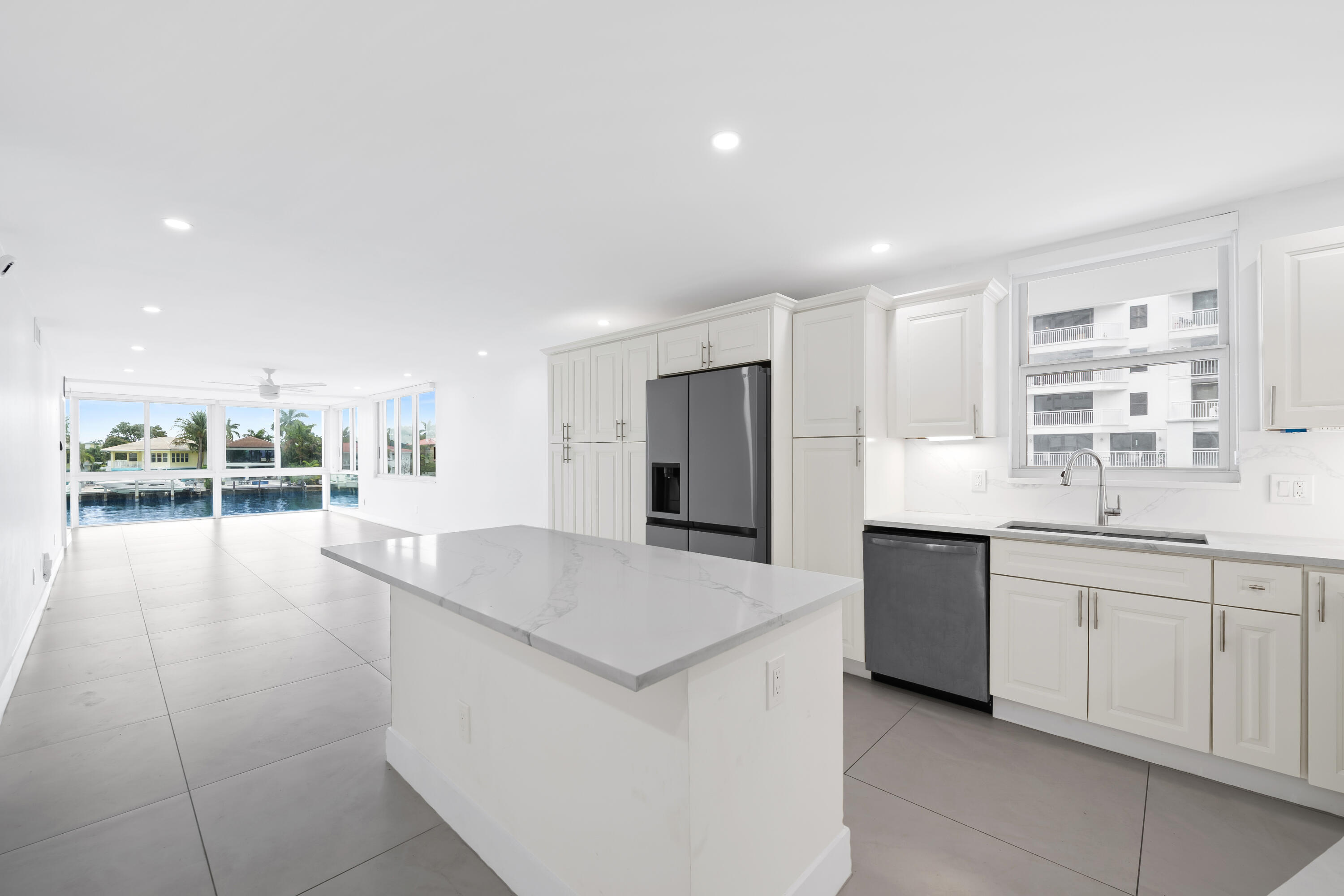 The Royal Mariner Condo - Residential Lease