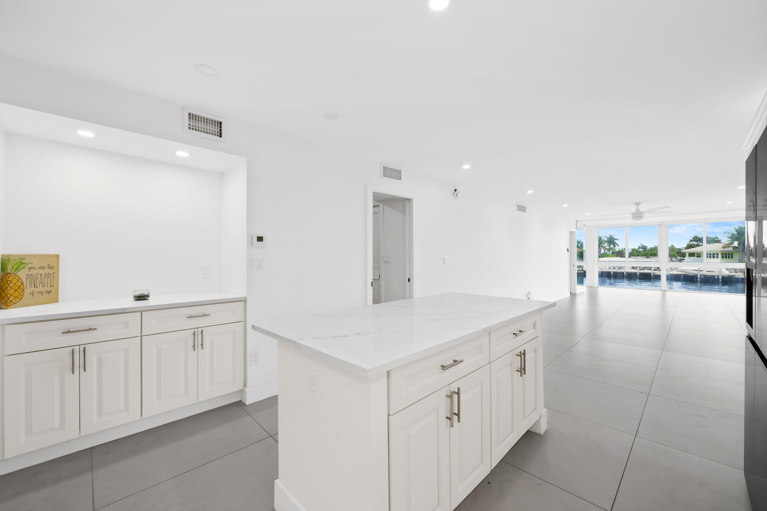 The Royal Mariner Condo - Residential Lease