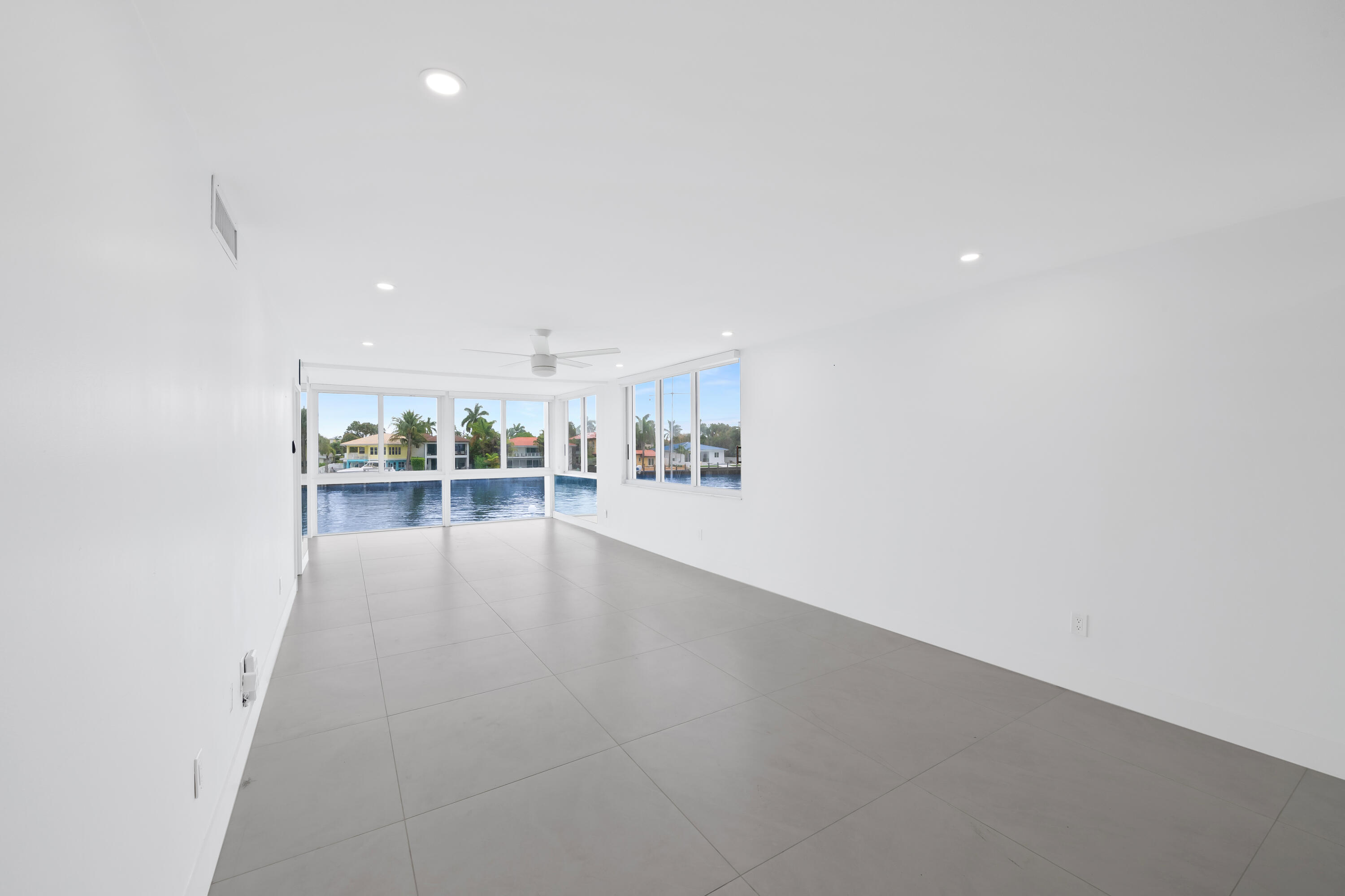 The Royal Mariner Condo - Residential Lease