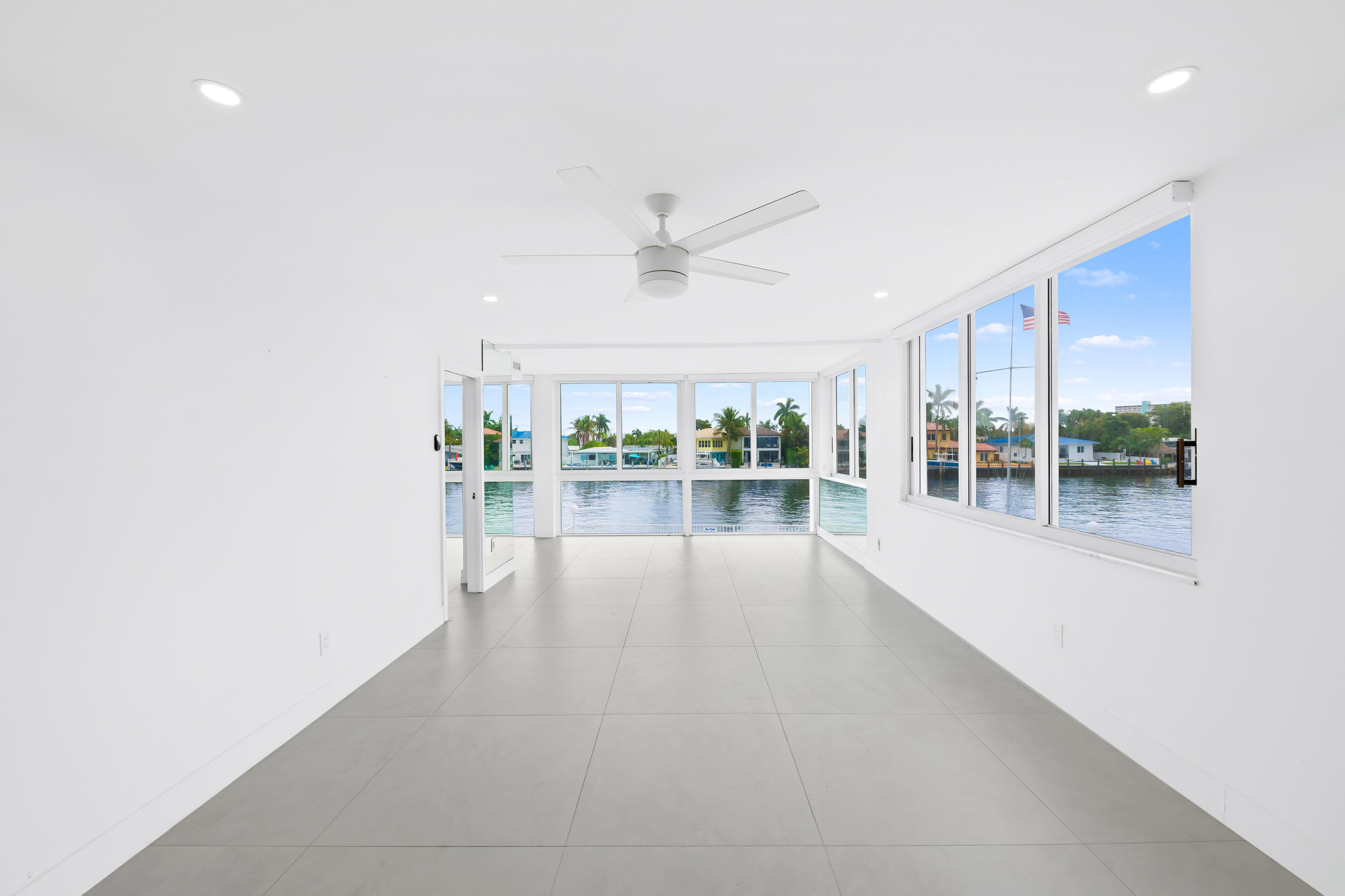 The Royal Mariner Condo - Residential Lease