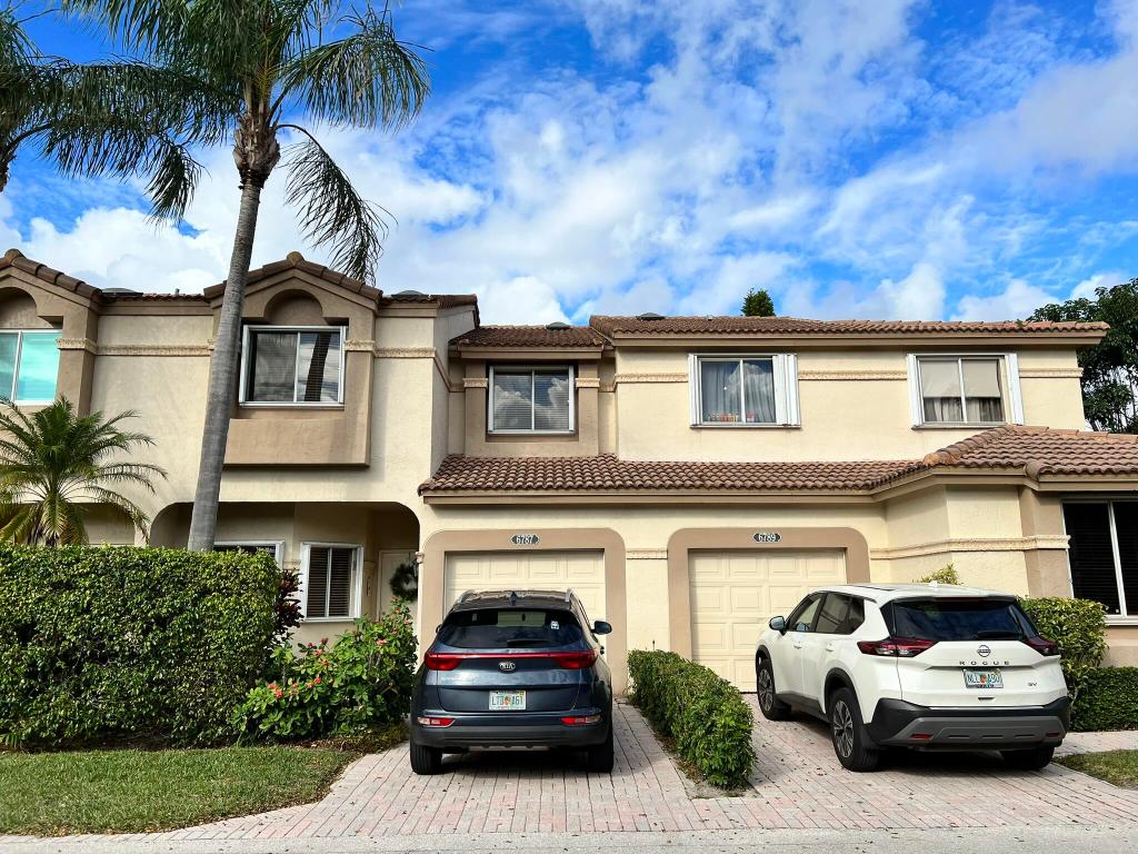 PLUM AT BOCA POINTE CONDOS ONE THRU 15 FILED IN OR - Residential Lease