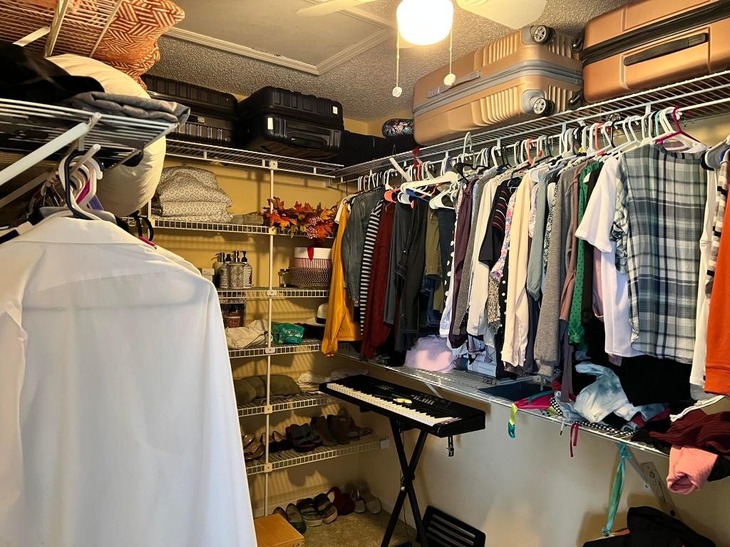 PLUM AT BOCA POINTE CONDOS ONE THRU 15 FILED IN OR - Residential Lease