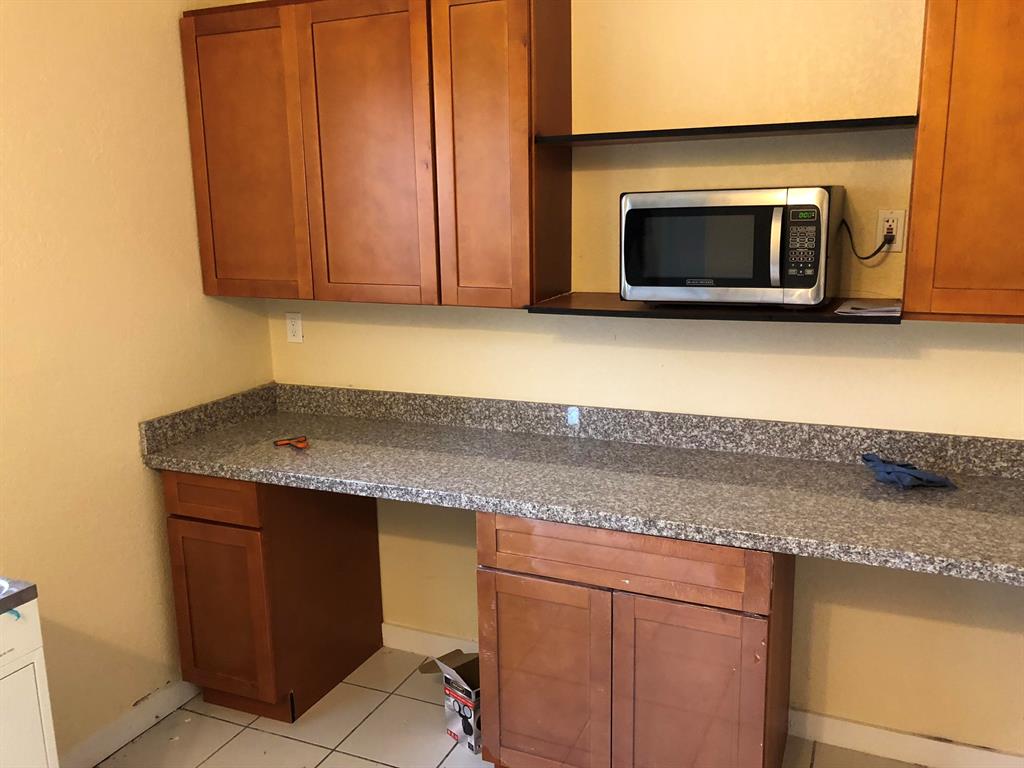 HIGHLAND MANOR SEC 3 - Residential Lease