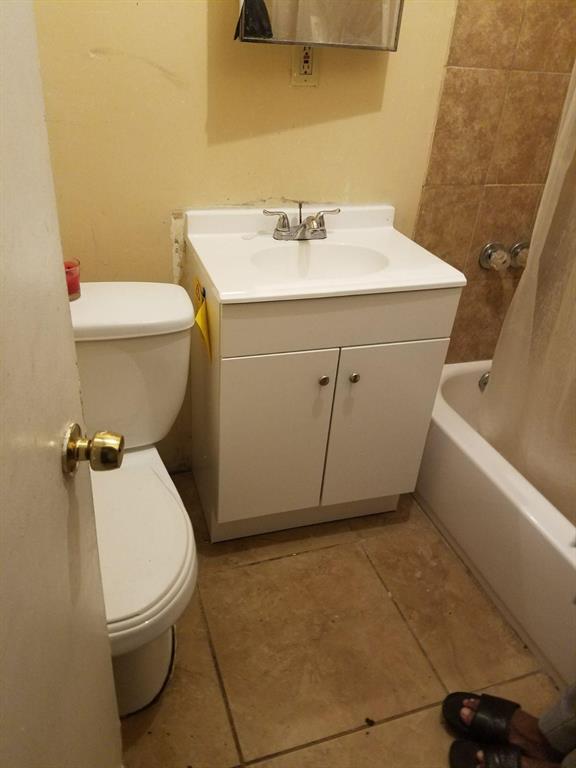 HIGHLAND MANOR SEC 3 - Residential Lease