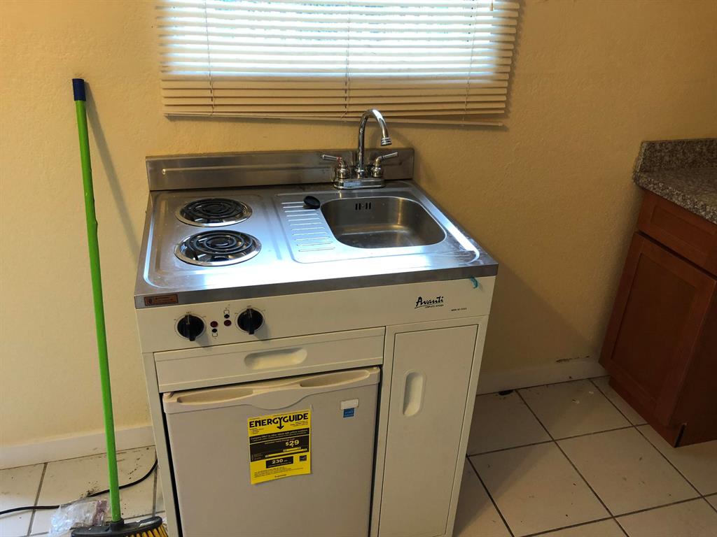 HIGHLAND MANOR SEC 3 - Residential Lease