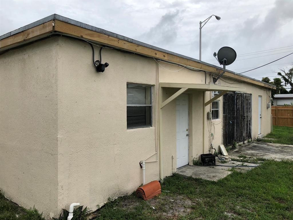 HIGHLAND MANOR SEC 3 - Residential Lease