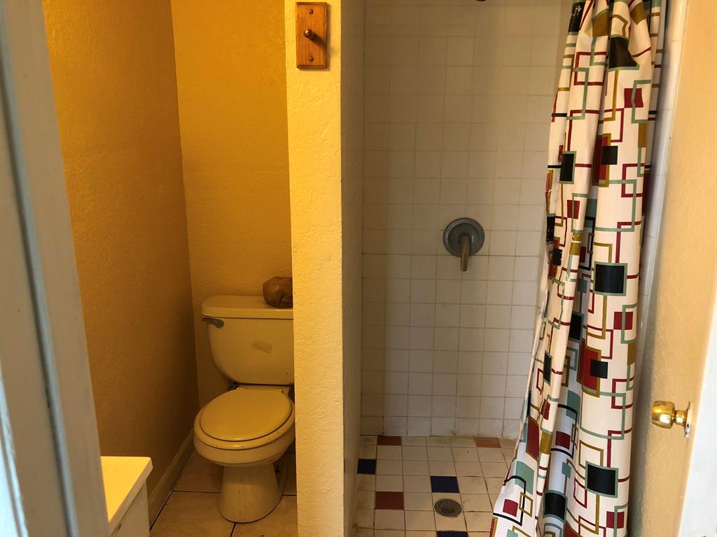 HIGHLAND MANOR SEC 3 - Residential Lease