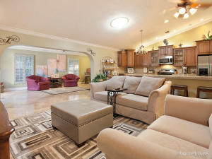 SHORES 4 - Residential