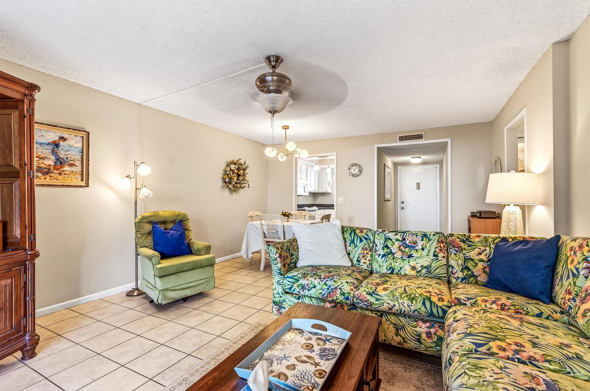 PINETREE VILLAGE - Residential