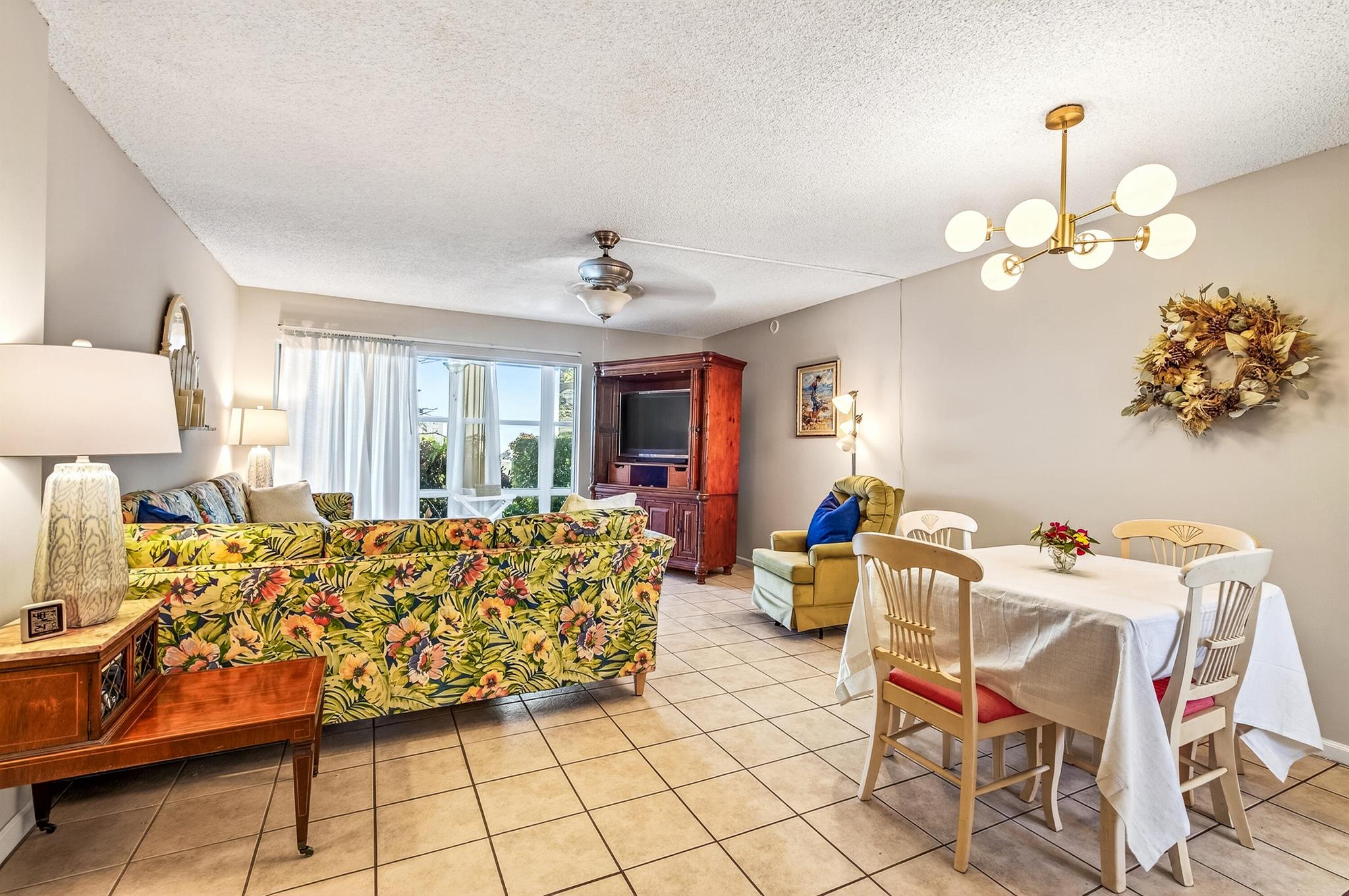 PINETREE VILLAGE - Residential