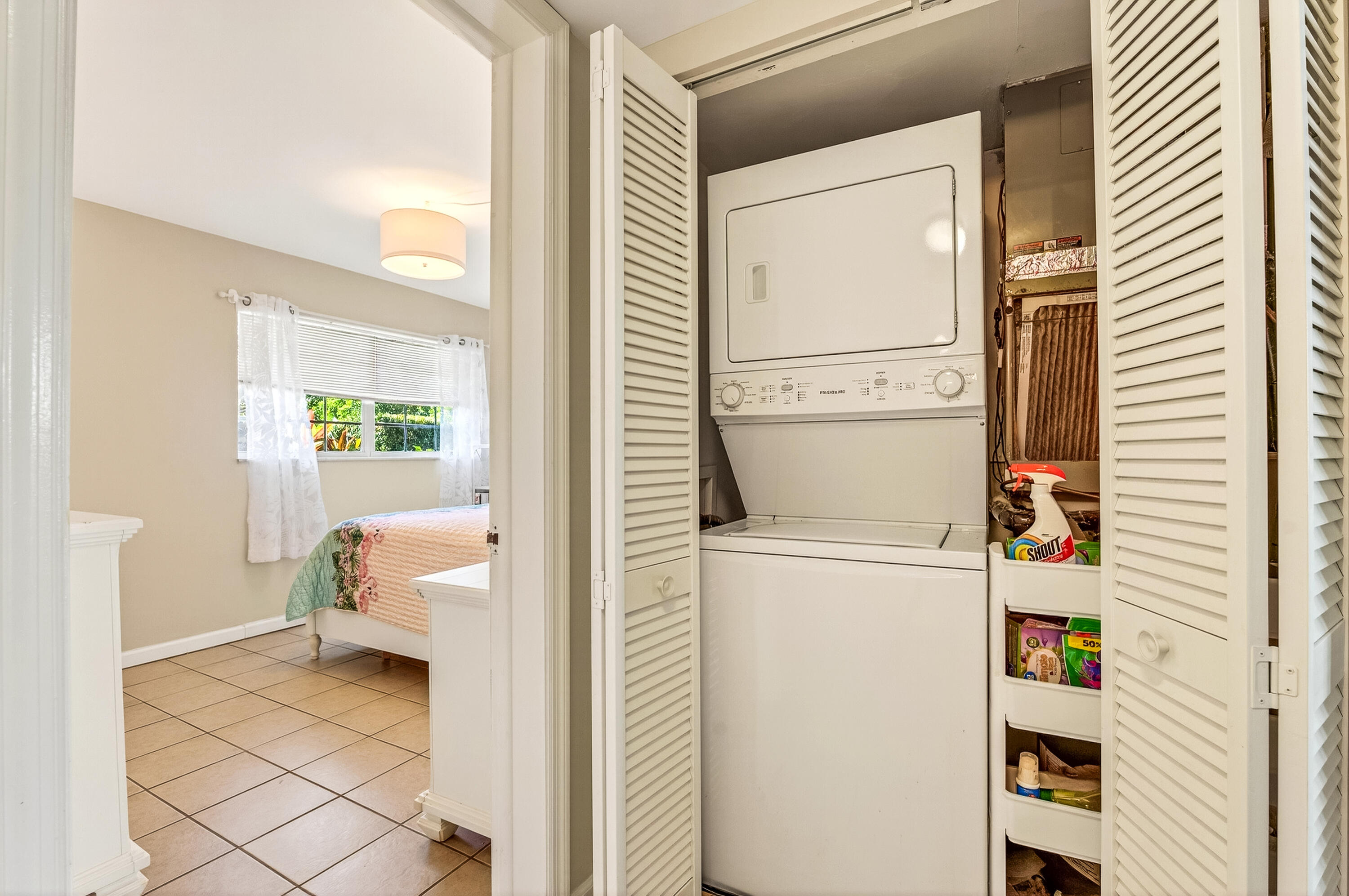 PINETREE VILLAGE - Residential