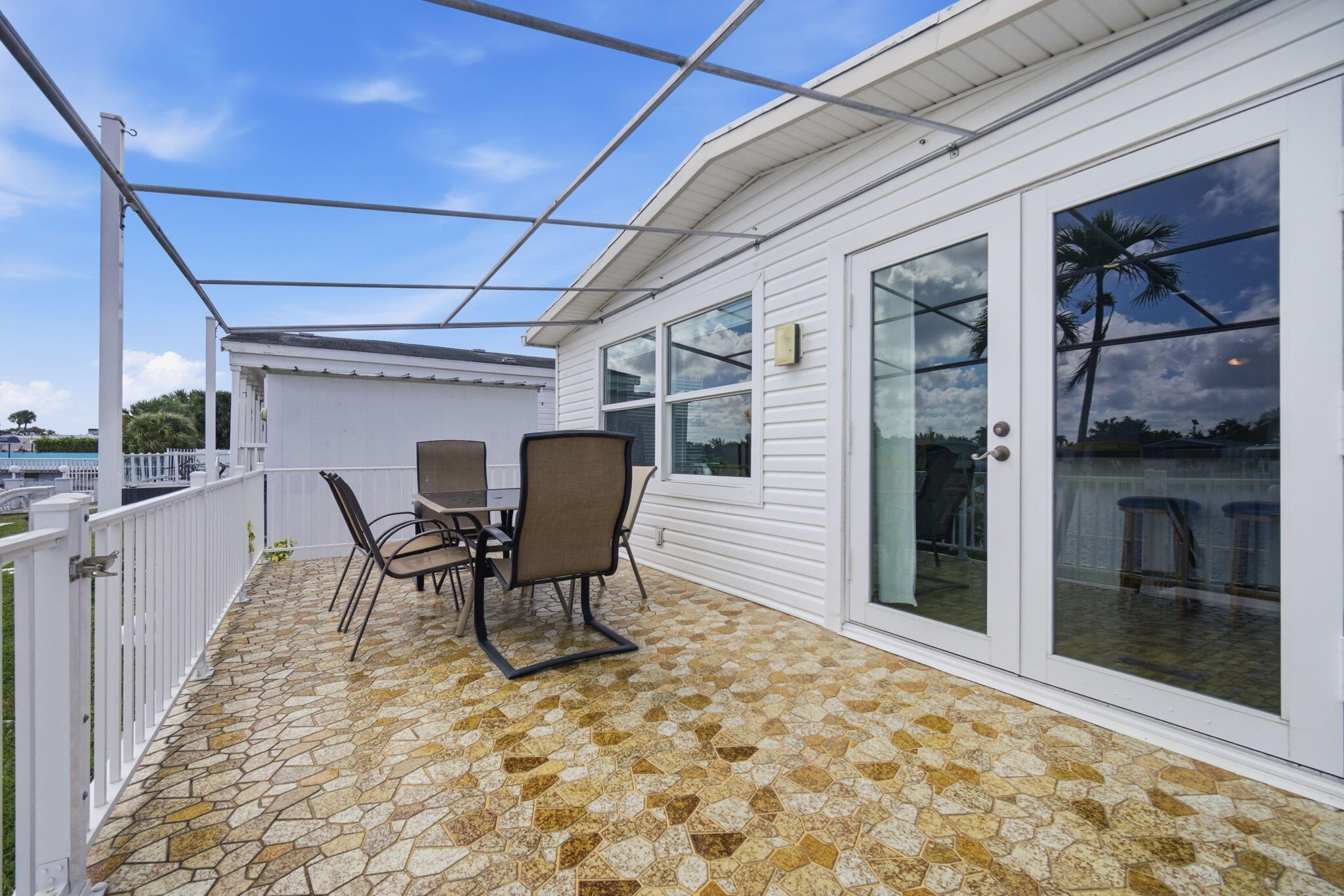 RAVENSWOOD ESTATES & MARINAS - Residential