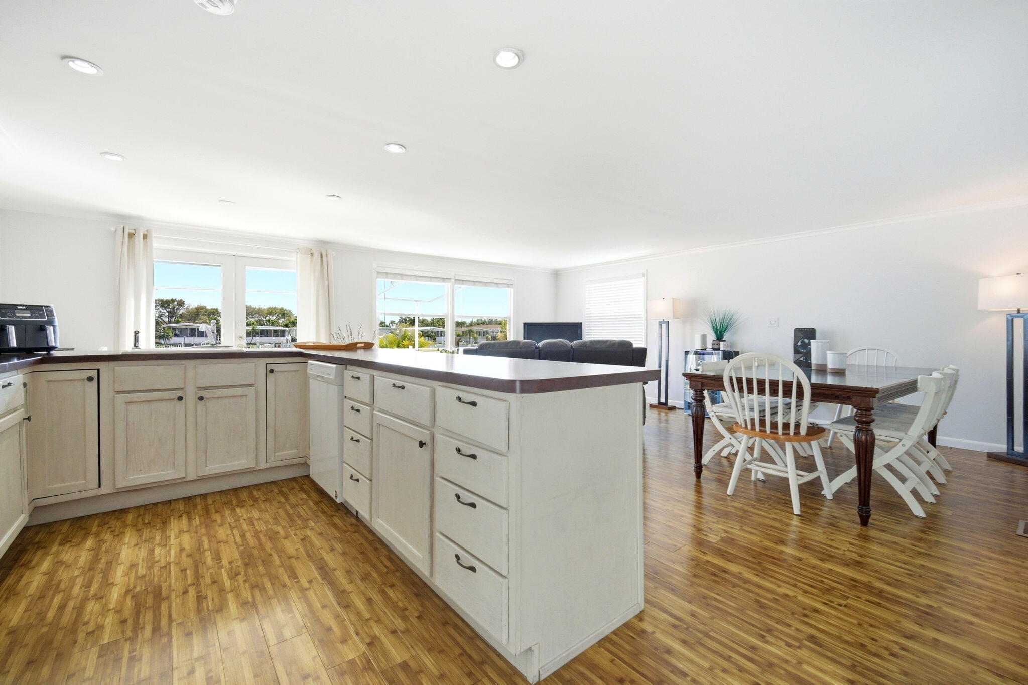 RAVENSWOOD ESTATES & MARINAS - Residential