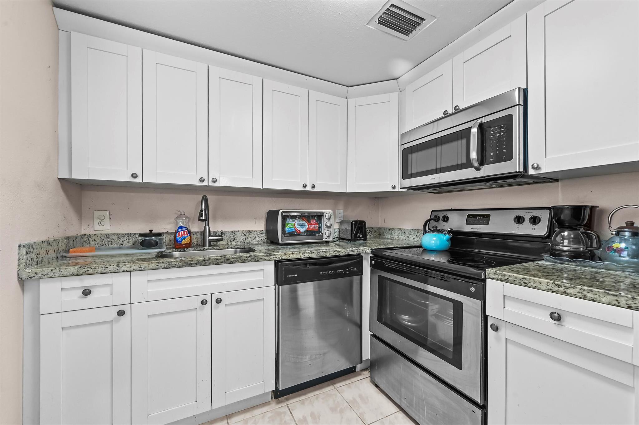 KINGS POINT - Residential