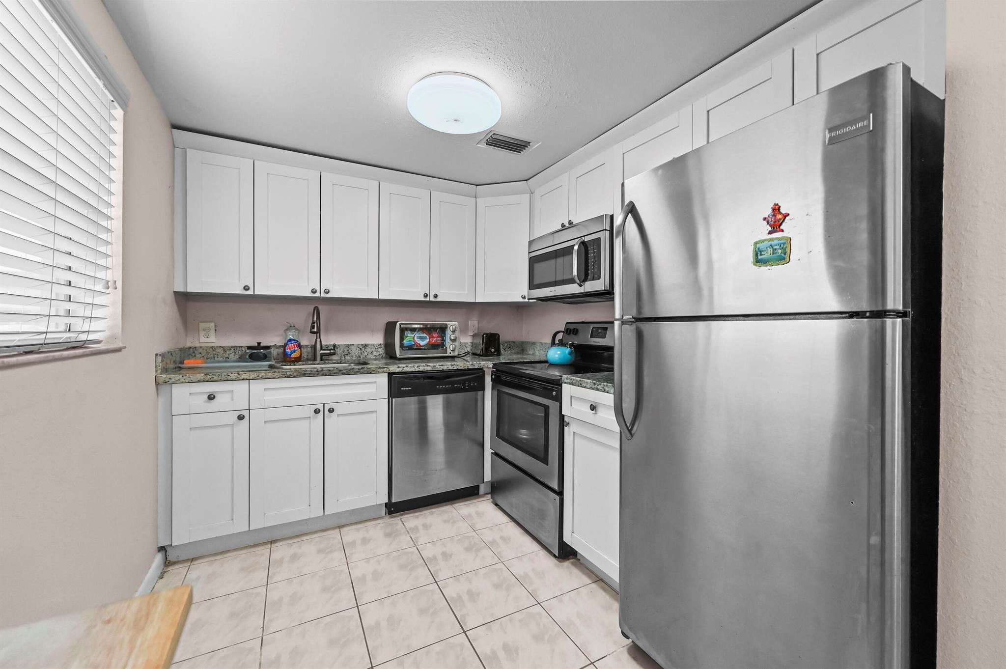 KINGS POINT - Residential