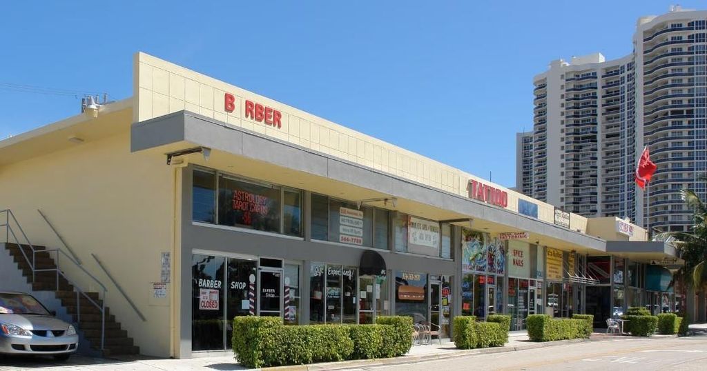 Photo of 3315 E Oakland Park Boulevard, Fort Lauderdale, FL 33308 (MLS # F10538013)