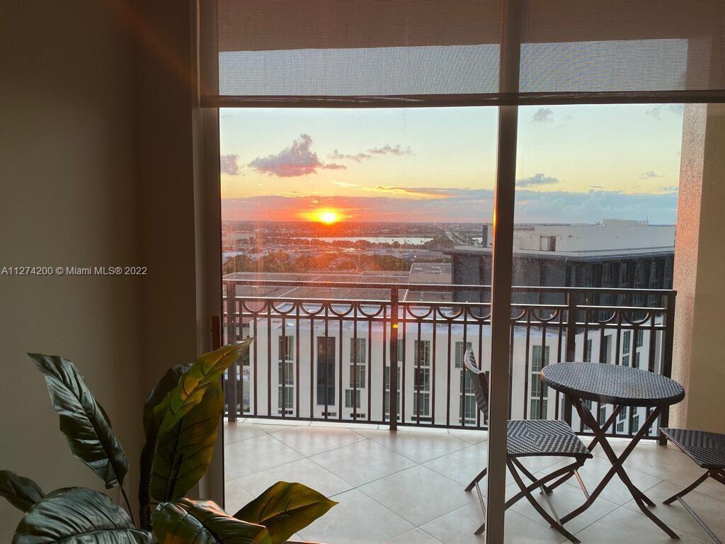 Live in the best area of Florida! This modern 2-bedroom, 2-bathroom condo offers the perfect blend of comfort and lifestyle. Featuring a spacious terrace, a fully equipped kitchen, and in-unit washer & dryer, this home is designed for convenience and relaxation.Located just steps from top restaurants and the ocean, the building also offers first-class amenities to enjoy year-round or seasonally in beautiful Palm Beach.
