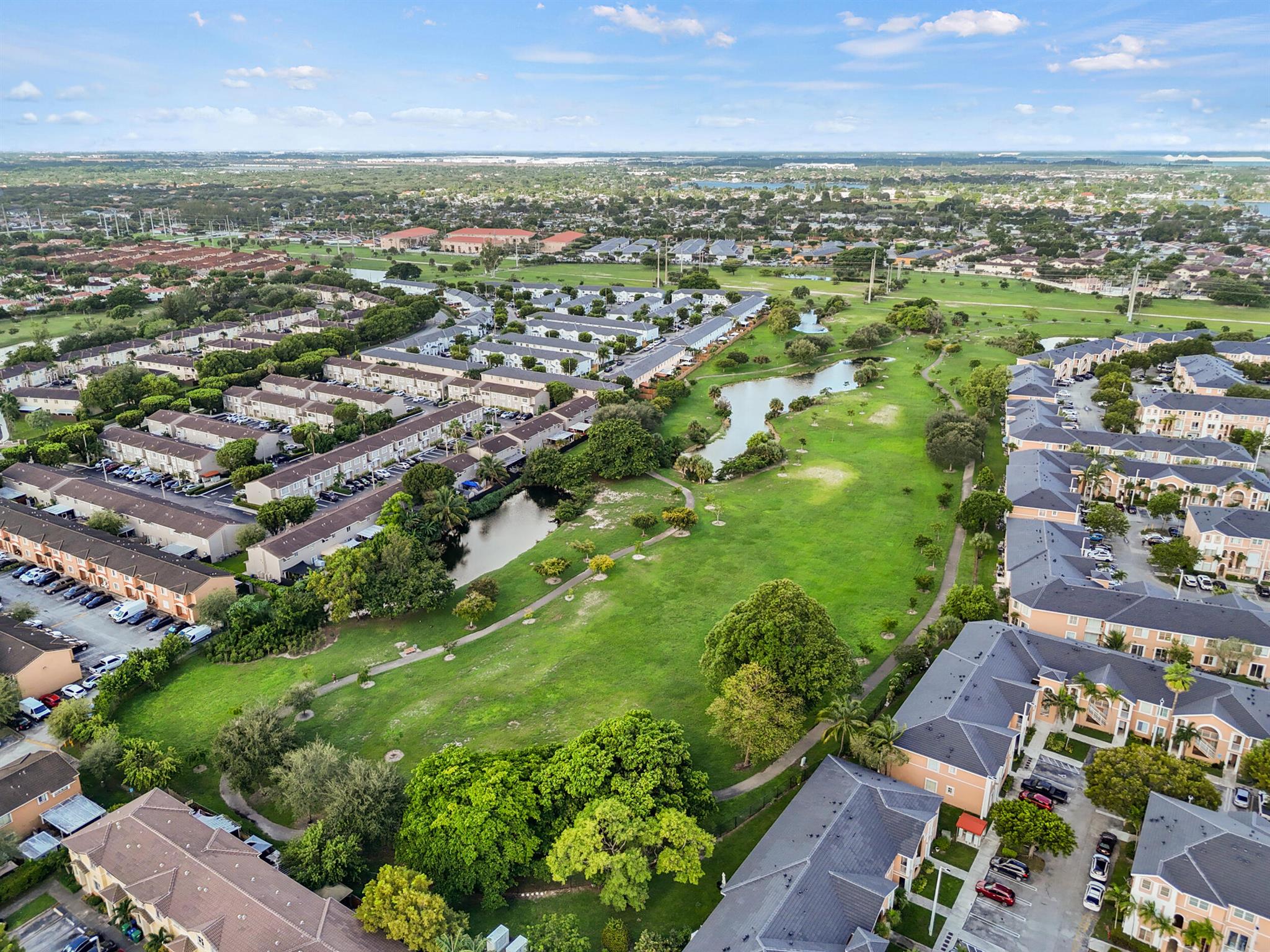 SHOMA VILLAS I AT COUNTRY - Residential