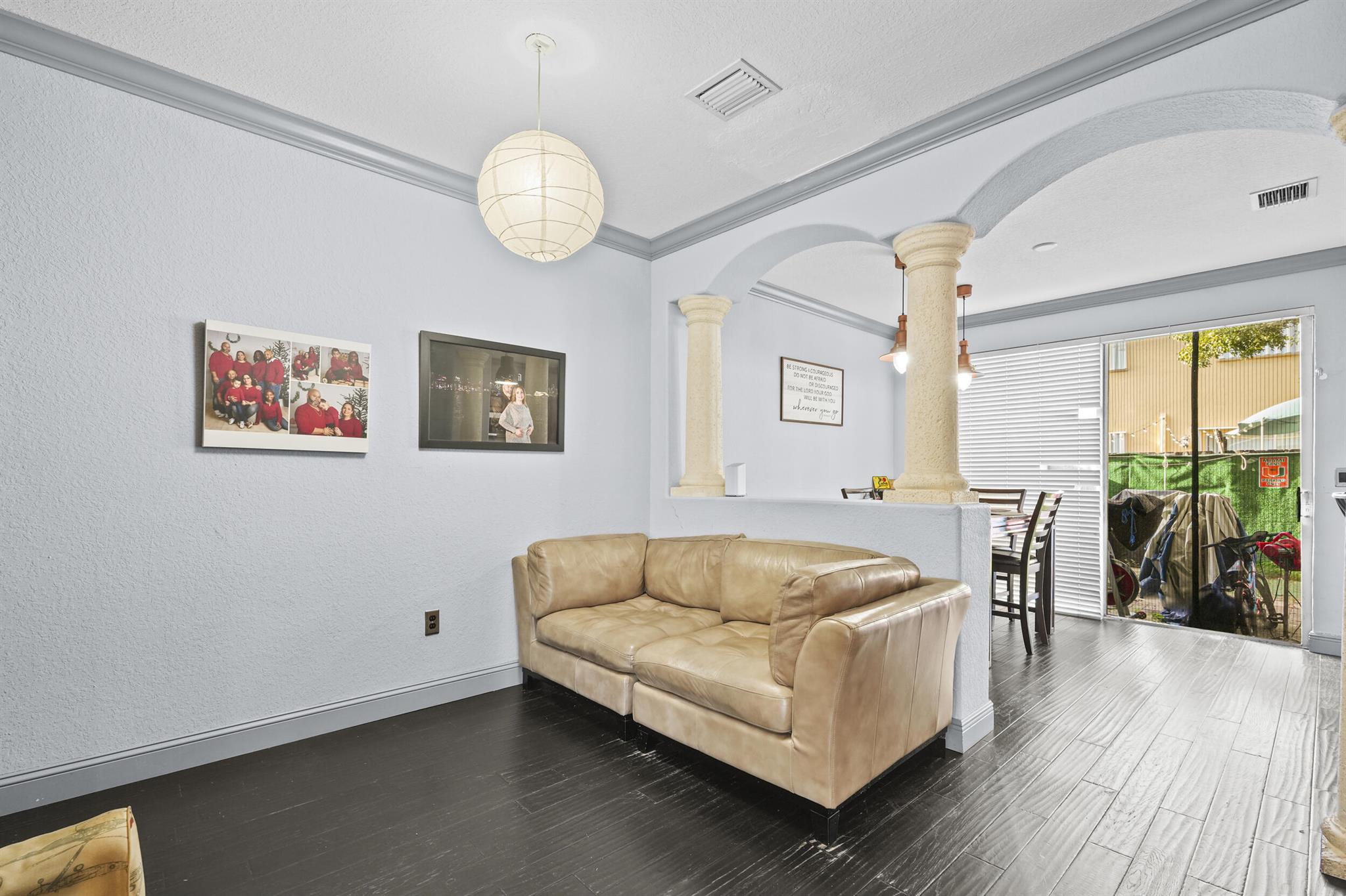 SHOMA VILLAS I AT COUNTRY - Residential