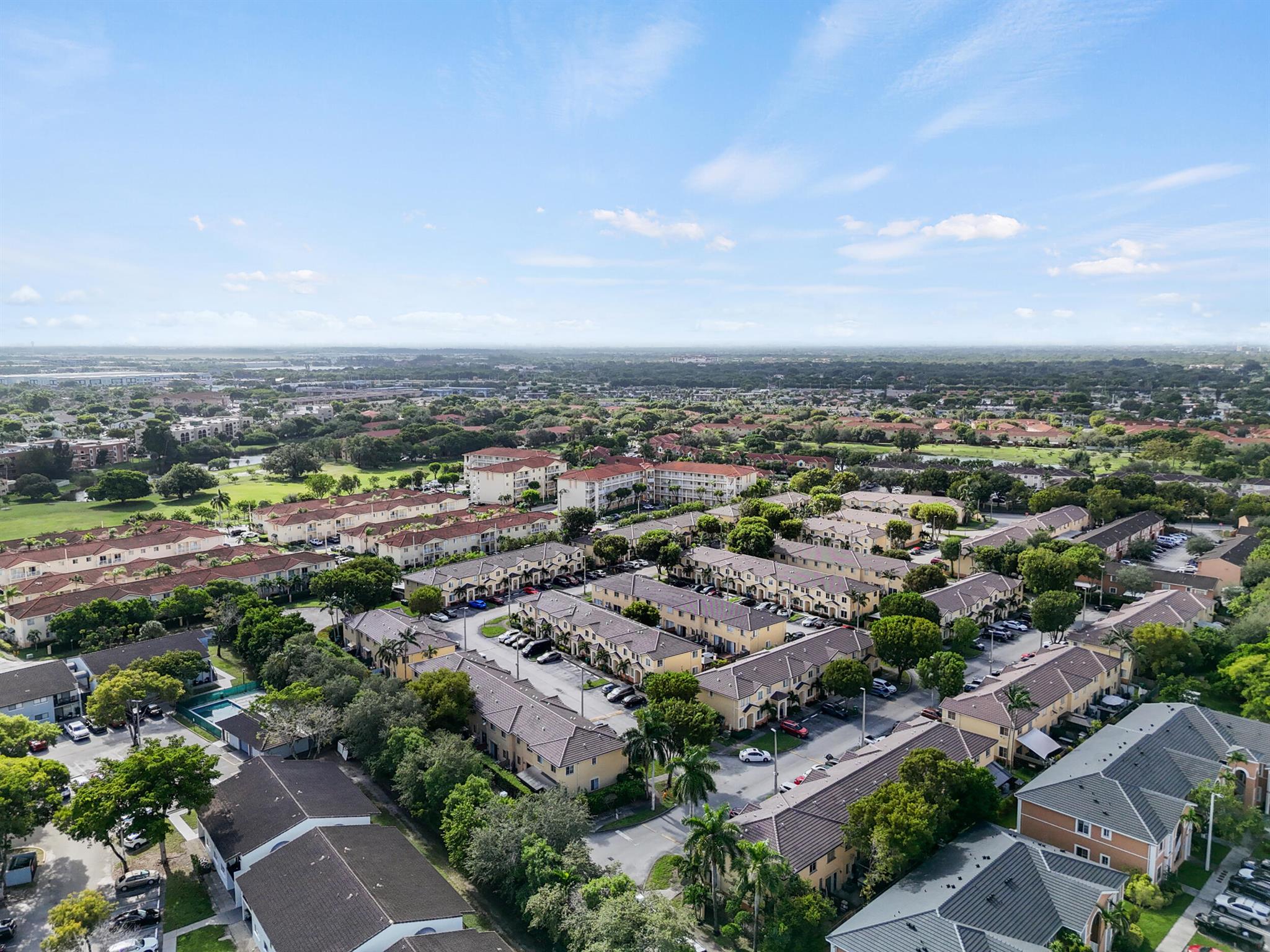 SHOMA VILLAS I AT COUNTRY - Residential