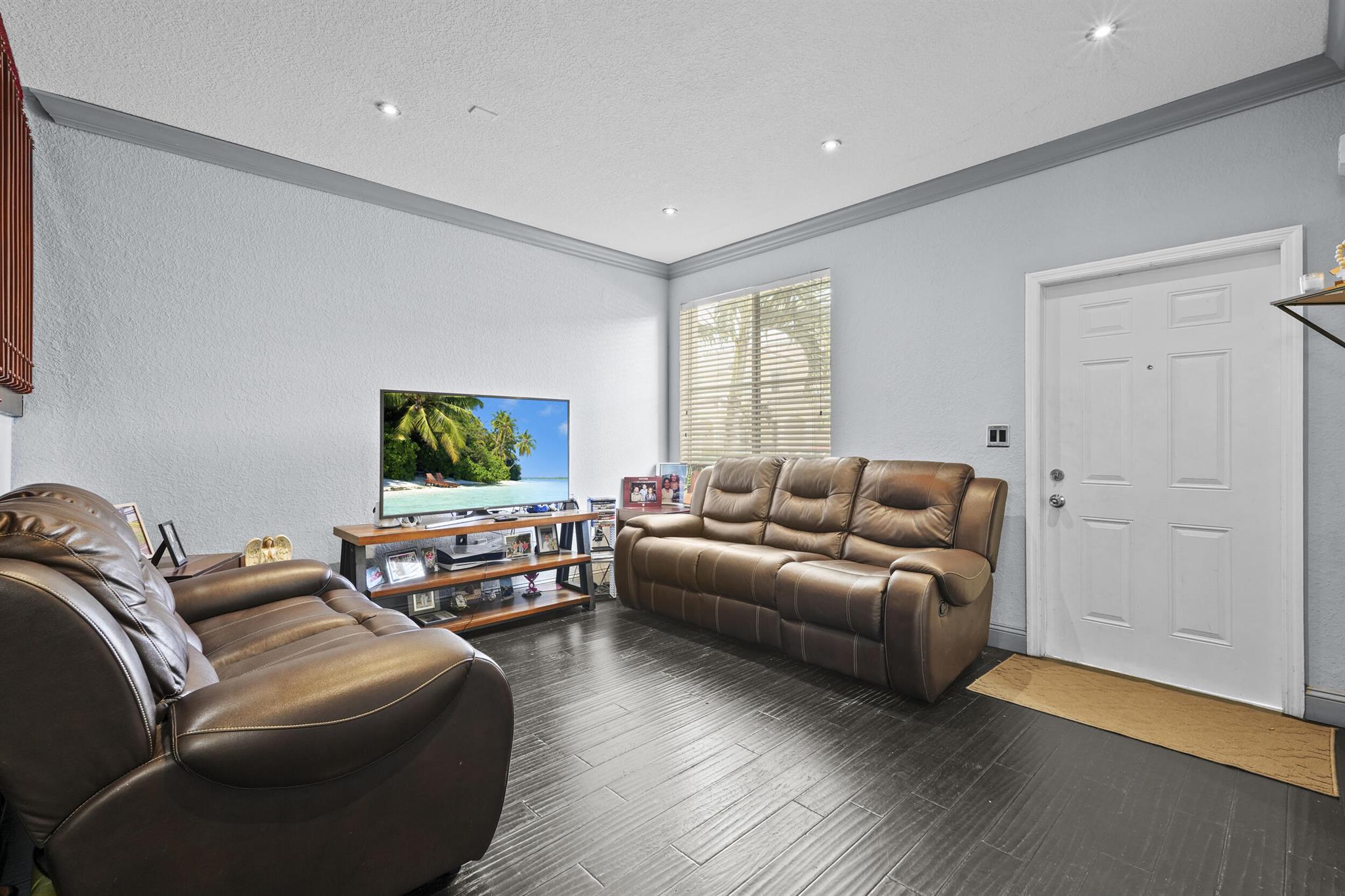 SHOMA VILLAS I AT COUNTRY - Residential