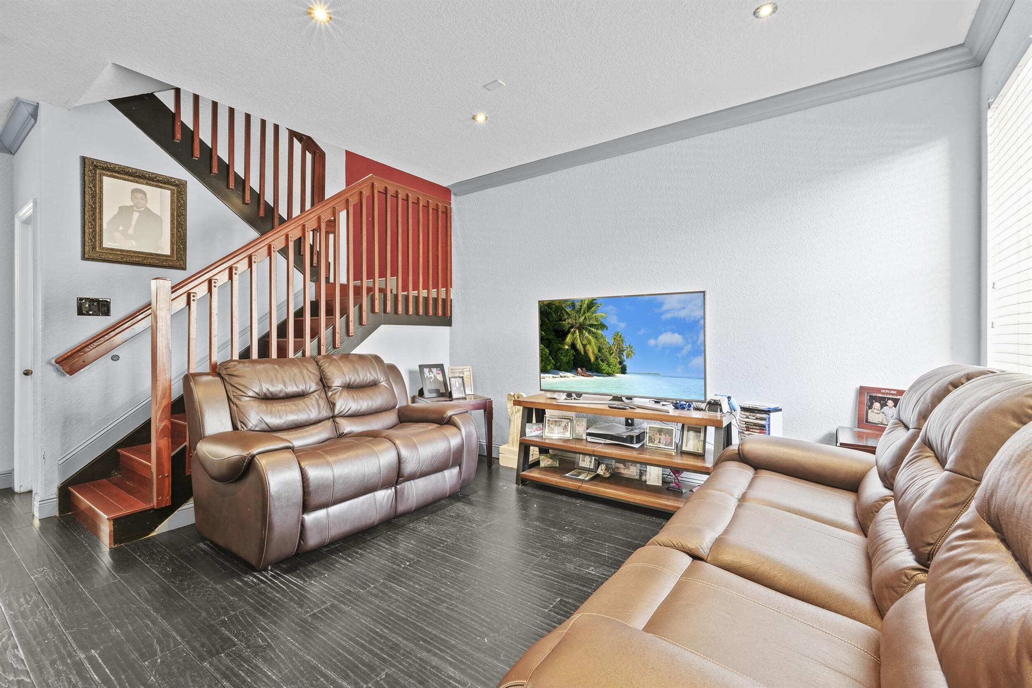 SHOMA VILLAS I AT COUNTRY - Residential