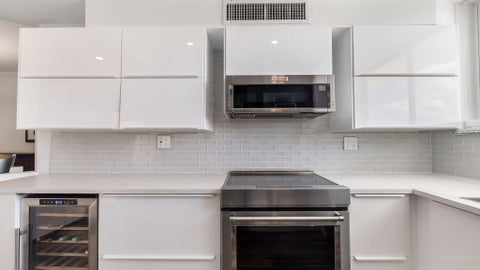 Tiny photo for 333 SUNSET Drive #104, Fort Lauderdale, FL 33301 (MLS # B26089103)