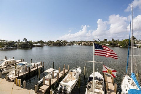 Photo of 333 SUNSET Drive #104, Fort Lauderdale, FL 33301 (MLS # B26089103)