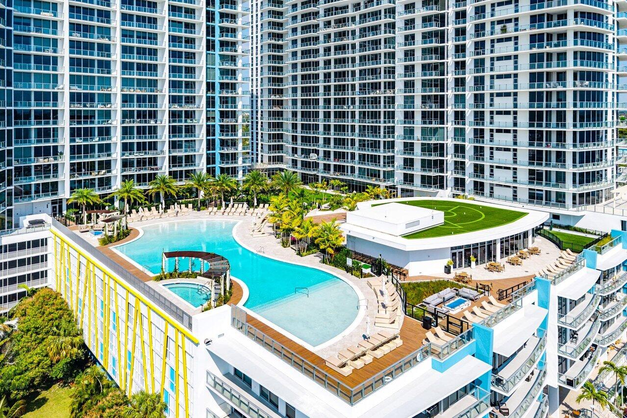 NAUTILUS 220 CONDO - Residential