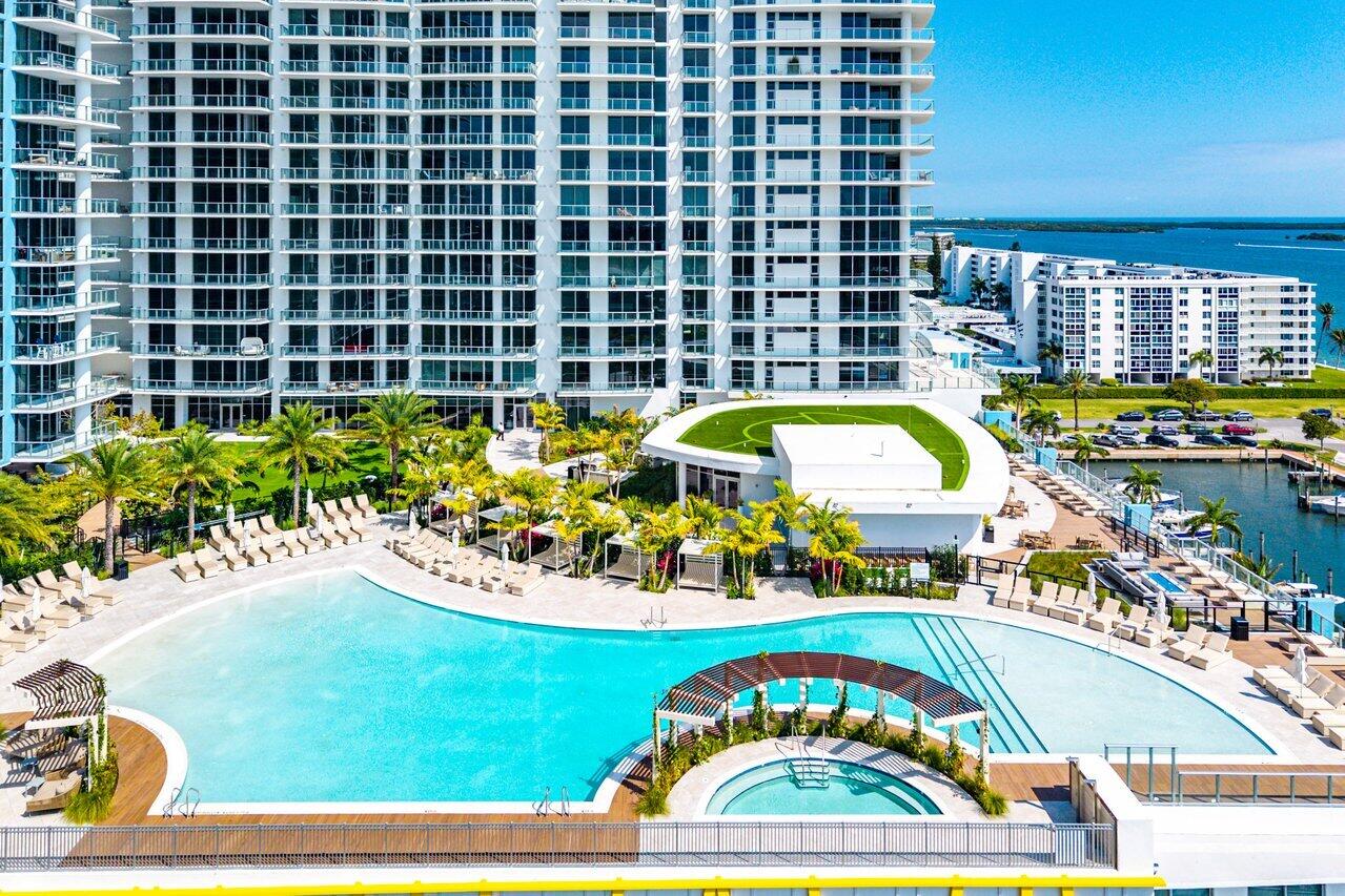 NAUTILUS 220 CONDO - Residential