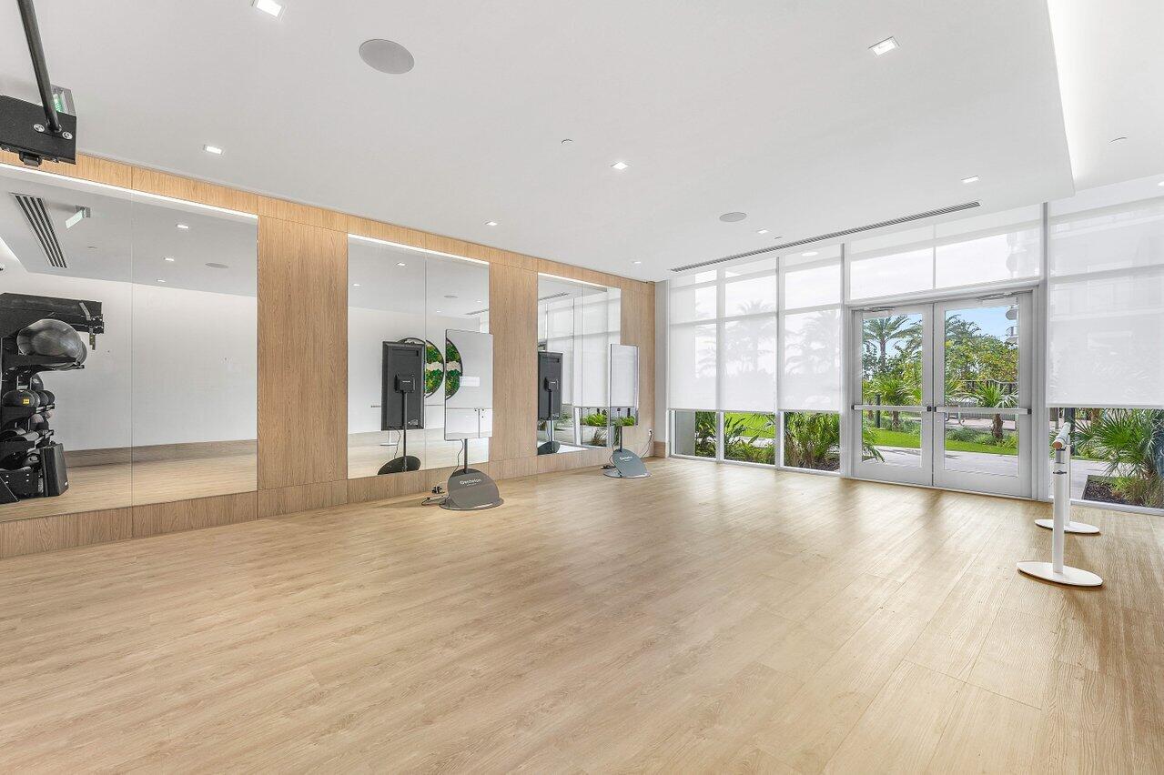 NAUTILUS 220 CONDO - Residential