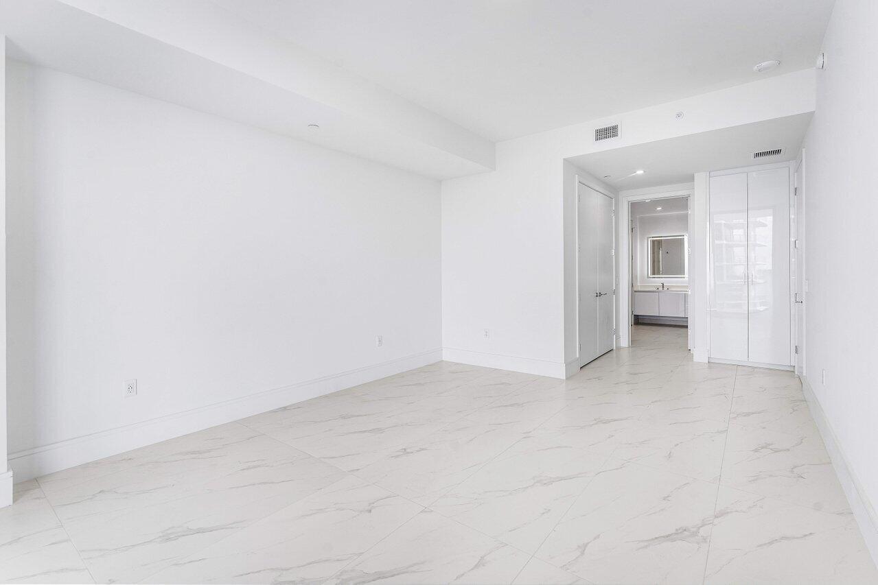 NAUTILUS 220 CONDO - Residential