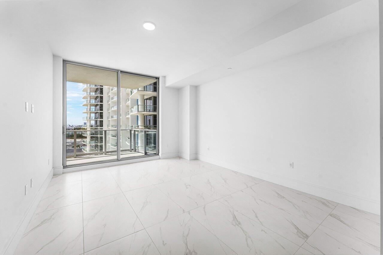 NAUTILUS 220 CONDO - Residential