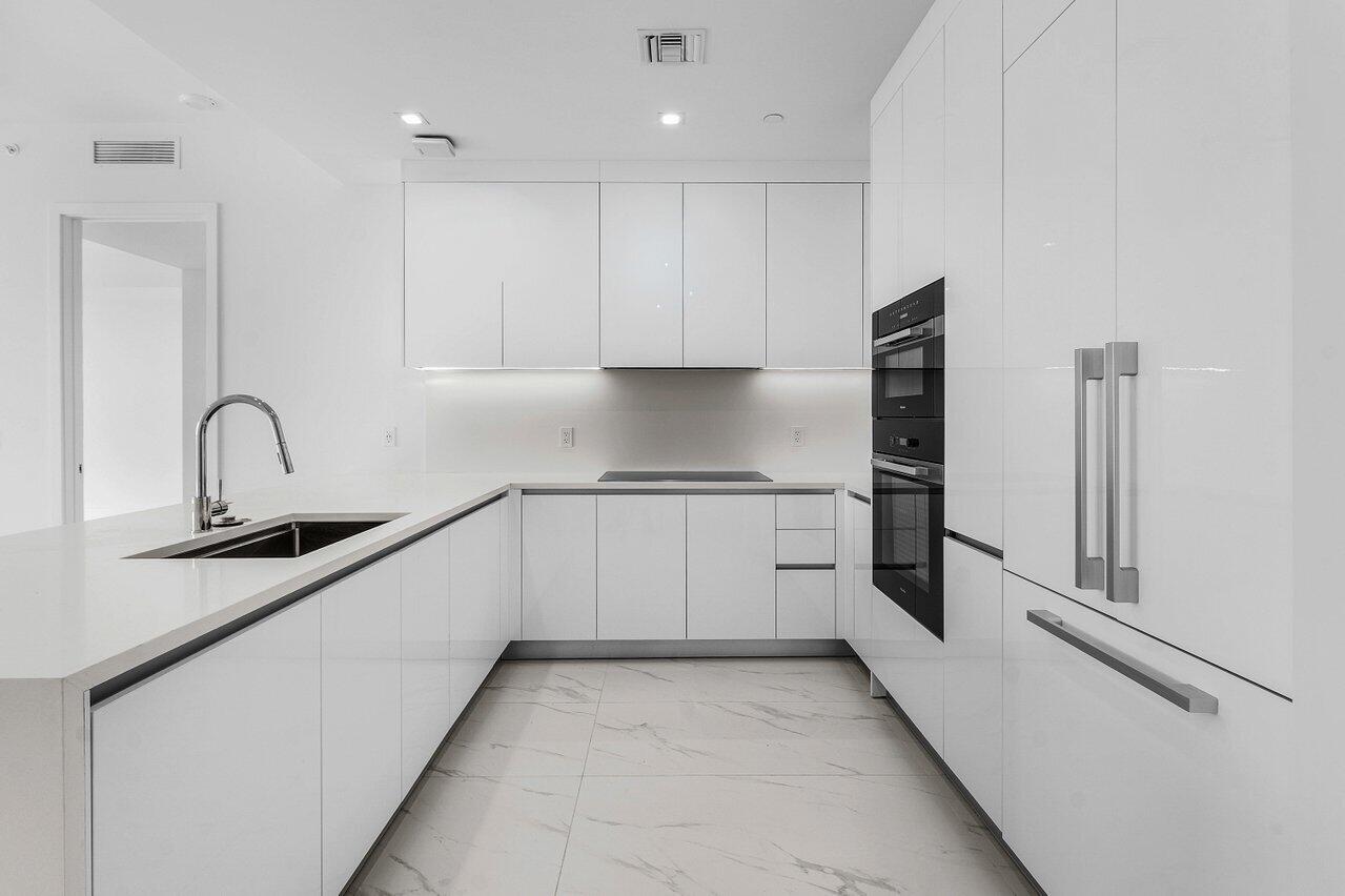 220 Lake Shore Drive 1415