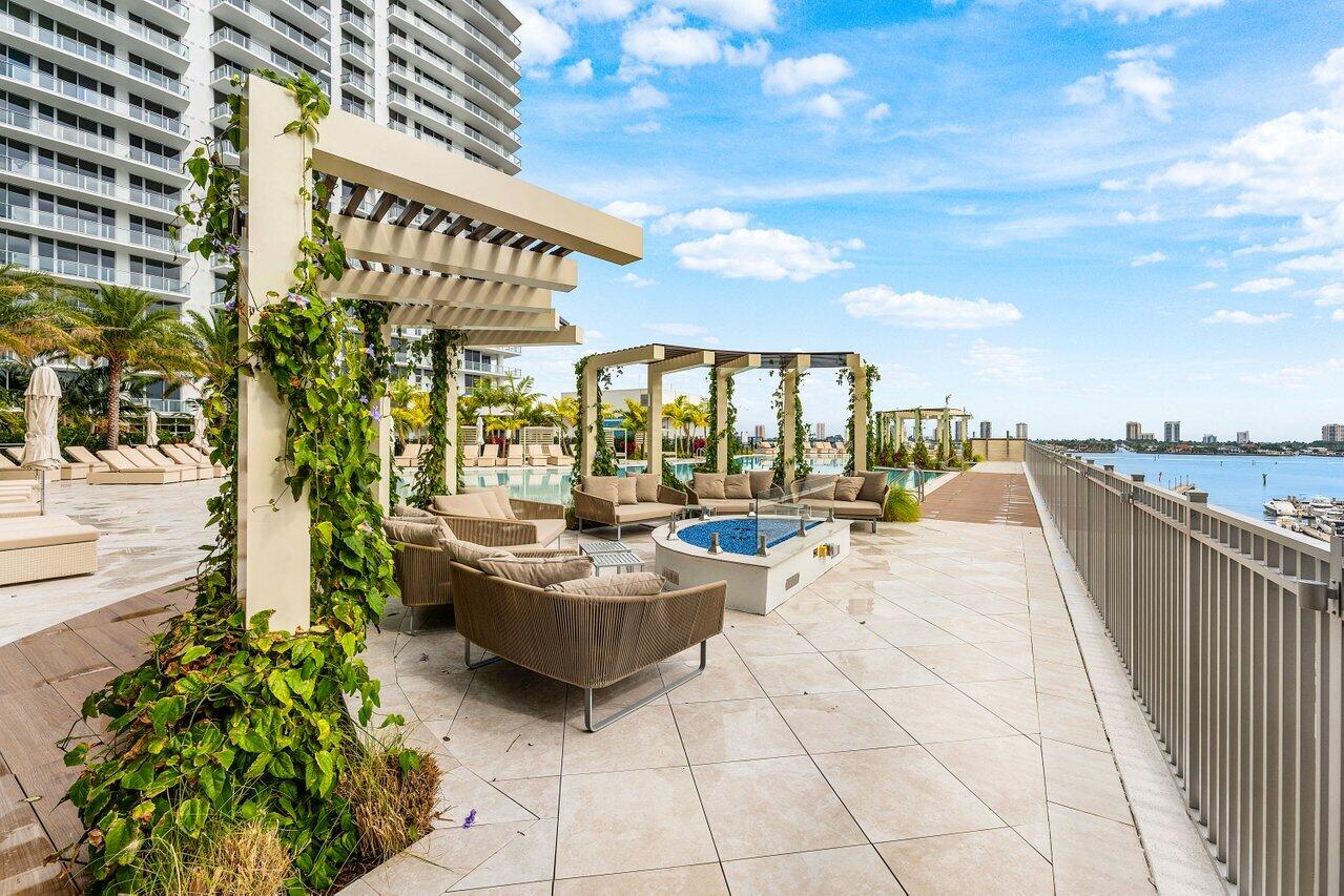 NAUTILUS 220 CONDO - Residential