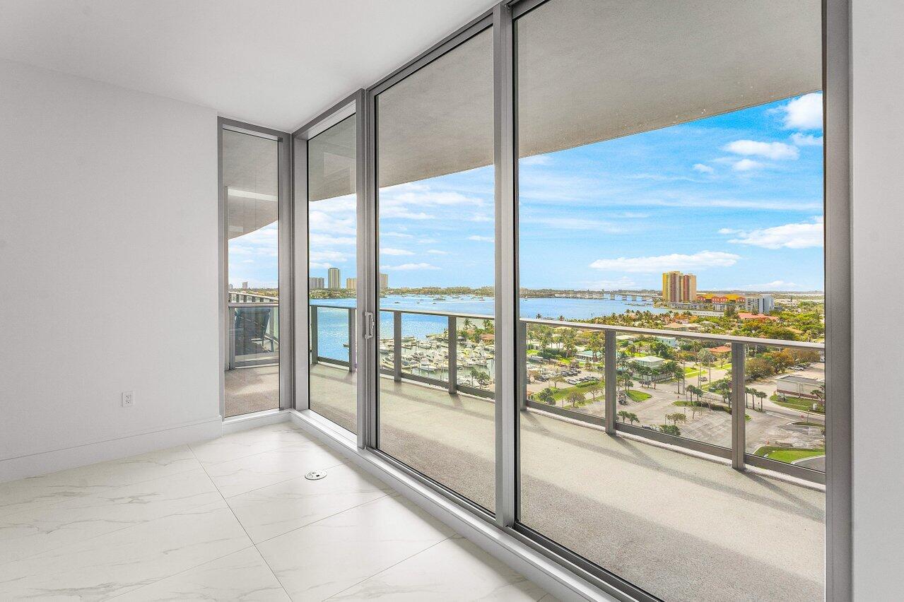 NAUTILUS 220 CONDO - Residential