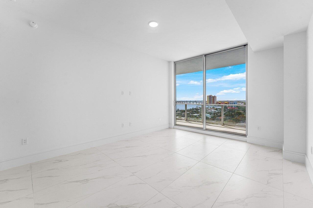 NAUTILUS 220 CONDO - Residential