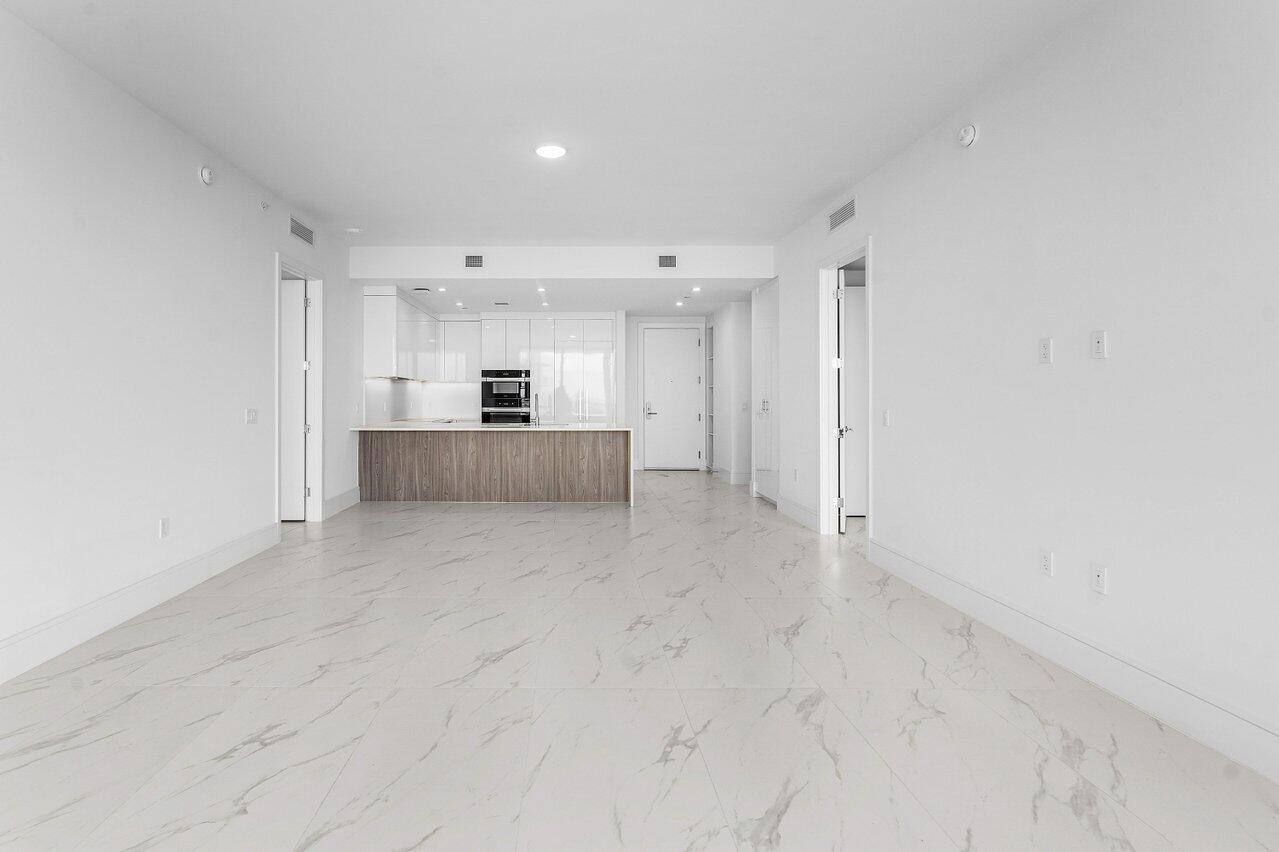 NAUTILUS 220 CONDO - Residential