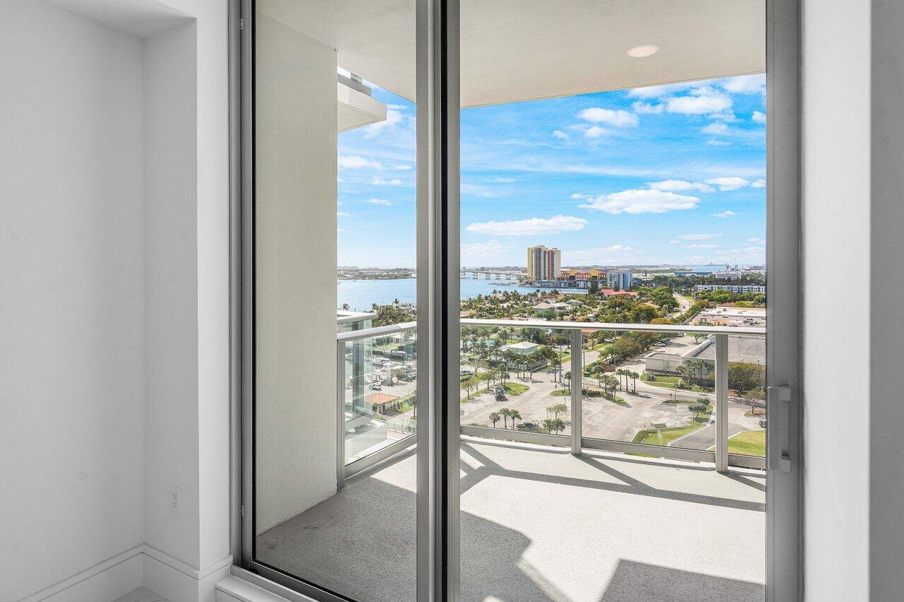 NAUTILUS 220 CONDO - Residential