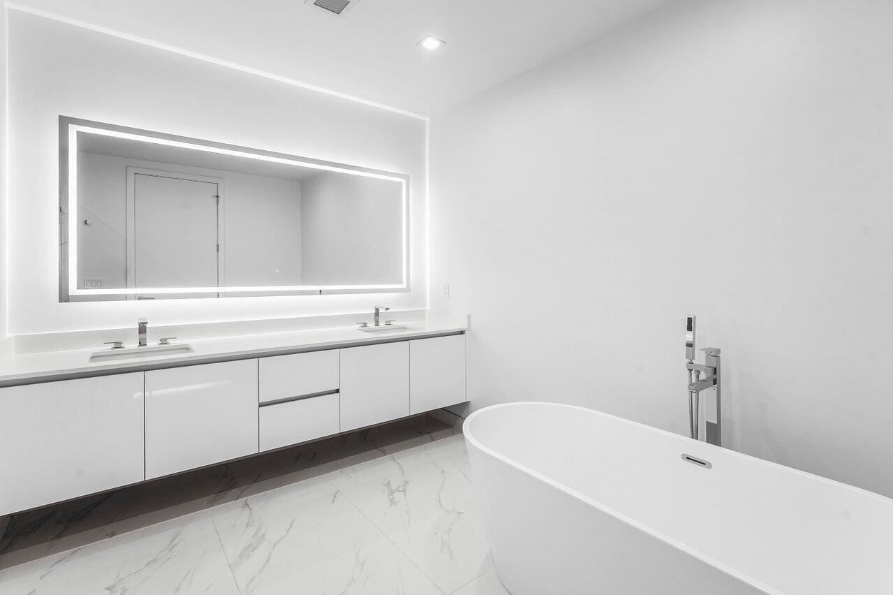 NAUTILUS 220 CONDO - Residential