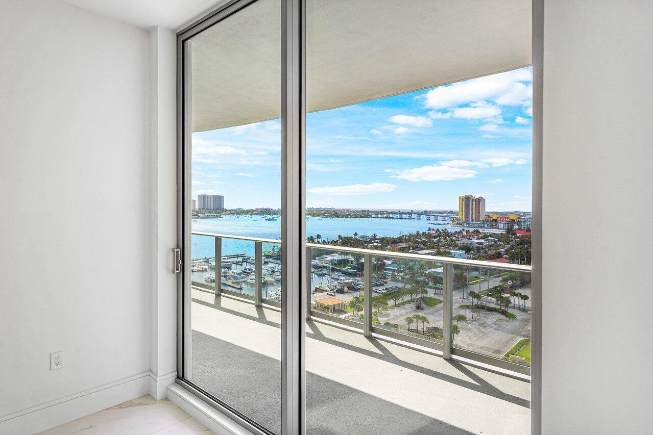 NAUTILUS 220 CONDO - Residential