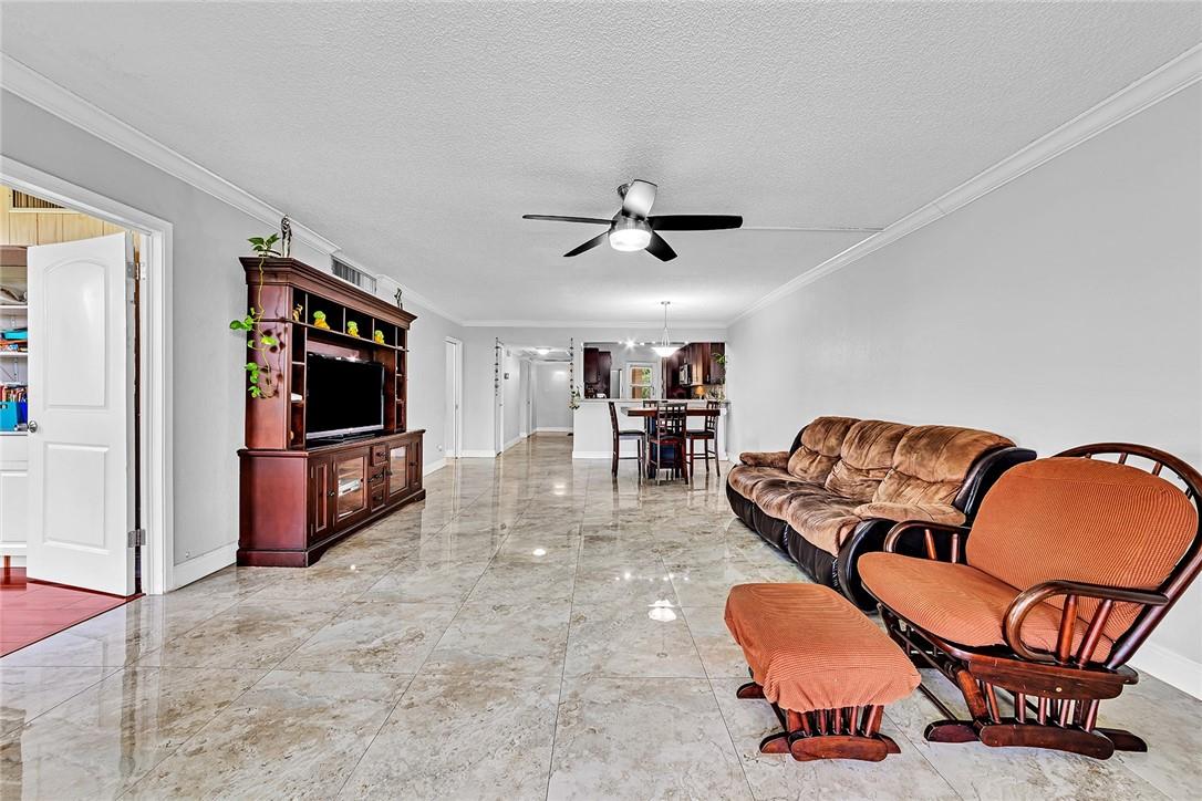 No 18 Palm-Aire Country C - Residential Lease